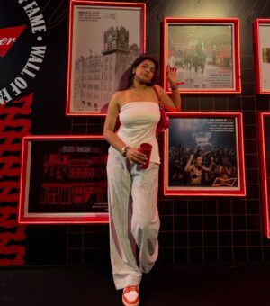Kresnaa Instagram - you know, it’s going to be iconic when it’s BUDXNBA night🔥
@budweiserindia @nba @nbaindia
#BUDXNBAHOUSE
#NBAHOUSE #NBAINDIA
#BUDX #BUDWEISERINDIA
#lifeinyourdistrict.