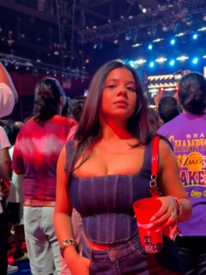 Kresnaa Instagram - you know, itās going to be iconic when itās BUDXNBA nightš„
@budweiserindia @nba @nbaindia
#BUDXNBAHOUSE
#NBAHOUSE #NBAINDIA
#BUDX #BUDWEISERINDIA
#lifeinyourdistrict.