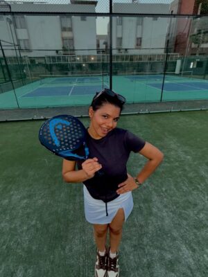 Kresnaa Instagram - not just playing—dominating 🎾👟
📍 @athletesarenavadodara