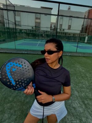 Kresnaa Instagram - not just playing—dominating 🎾👟
📍 @athletesarenavadodara