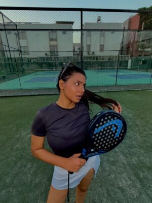Kresnaa Instagram - not just playing—dominating 🎾👟
📍 @athletesarenavadodara