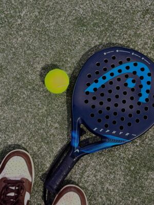 Kresnaa Instagram - not just playing—dominating 🎾👟
📍 @athletesarenavadodara