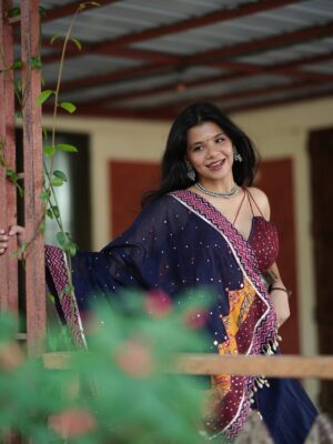 Kresnaa Instagram - this fit deserved a special post!💞

wearing: @_vulcal_ 
captured by: @clicksbyhardik 

[Navratri 2025, uway, united way, chaniya choli, Navratri eve, garba, hair , makeup]

#navratri #explore #chaniyacholi #uway #unitedway #eve