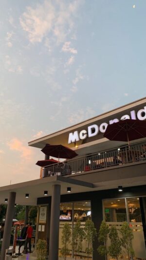 Kresnaa Instagram - Best. Bite. Everrrrr
sorry was lost in the joyš
#sarcasm #foodie #comedyreels #explore #fypage #fypć·#explore #trendingreels #reels #viral #viralreels #cheat #cheatmeal #mcdonalds