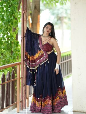 Kresnaa Instagram - this fit deserved a special post!💞

wearing: @_vulcal_ 
captured by: @clicksbyhardik 

[Navratri 2025, uway, united way, chaniya choli, Navratri eve, garba, hair , makeup]

#navratri #explore #chaniyacholi #uway #unitedway #eve