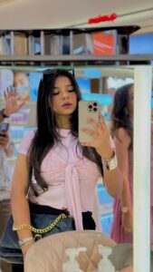 Actress Kresnaa HD Photos and Wallpapers July 2025