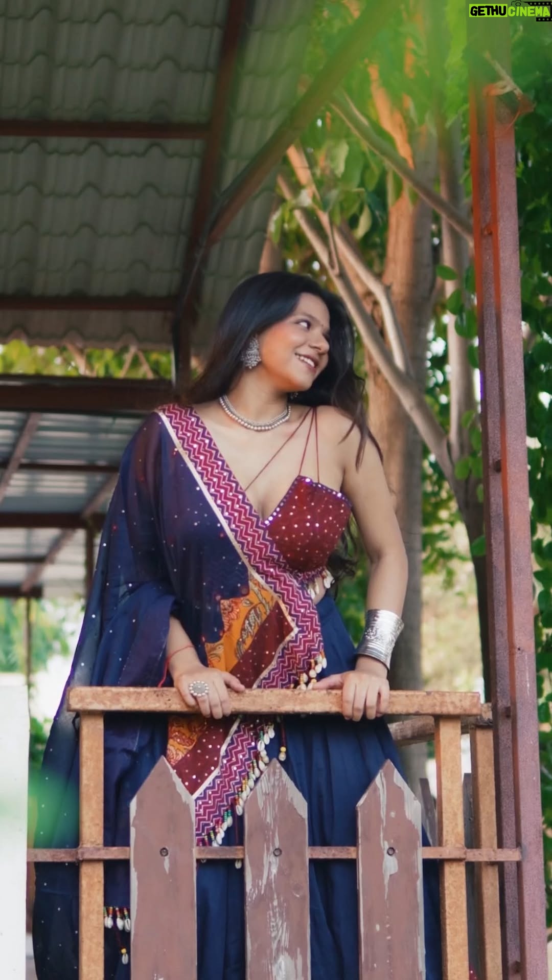 Kresnaa - 686 Likes - Navratri is incomplete without with banger song by Falguni ✨✨ 

surreal 🤍 

wearing: @_vulcal_ 
📸: @aaditya.jpeg @sahildixit07 

[Navratri, Chaniya Choli, Ghagra, Lehenga, Navratri inspiration, hair inspo, Falguni Pathak, iphone17, garba traditional fit, garba grwm]