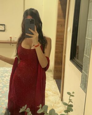 Krutika Ojha Instagram - ♥️
.
.
.
.
👗 - @labelaishwaryrika