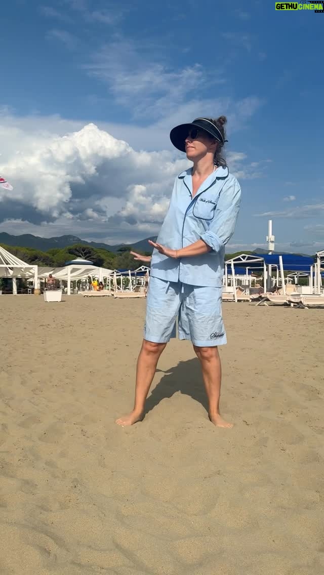 Ksenia Sobchak - 181.1K Likes - Когда понял ,  что у тебя есть шанс на работу мечты! Таня , выбери меня🙏🏻 @buslya

На мне: 
Костюм @walkofshame.me