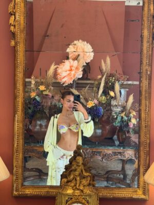 Kylie Verzosa Instagram - Summer forever 🌻🌸🌷🪻