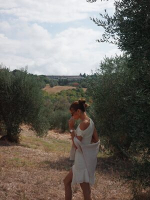 Kylie Verzosa Instagram - A quiet escape @castelfalfi 🌾🦢🫶🏼
#castlefalfi
@heavensportfolio