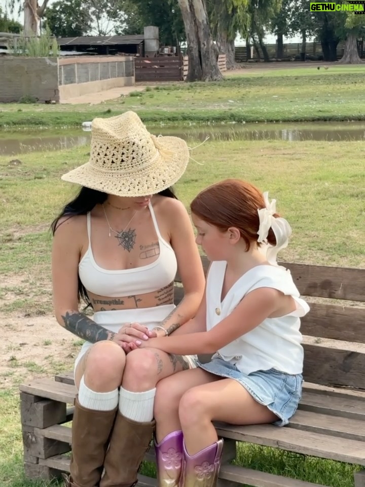 La Joaqui - 551.6K Likes - Hoy hace 9 años soy mamá de una increible personita, amarte fue sin duda la 8va maravilla del universo, el amor sos vos ✨