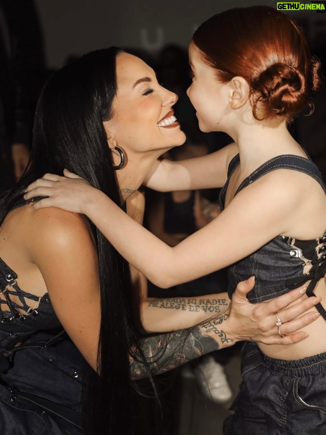 La Joaqui - 551.6K Likes - Hoy hace 9 años soy mamá de una increible personita, amarte fue sin duda la 8va maravilla del universo, el amor sos vos ✨