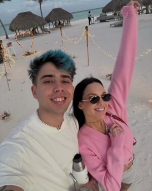 La Joaqui Instagram - El precioso de mi marido me llevo de vacaciones sorpresa, el hombre de mis sueños ✨💘