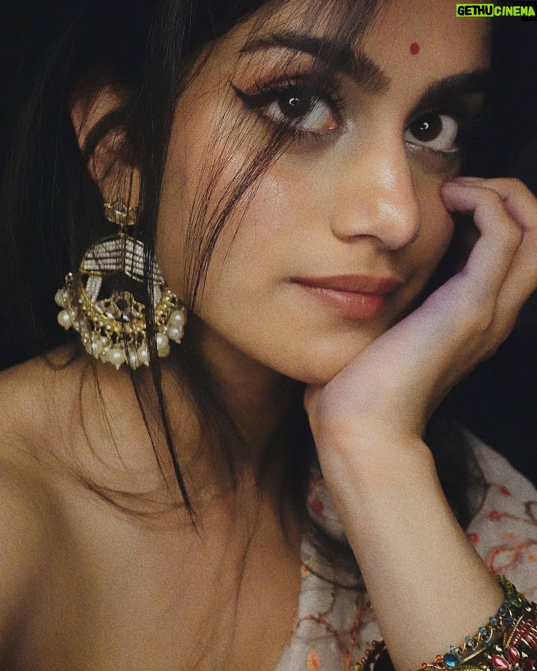 Laakshi Pathak - 110.4K Likes - Isi jhoomar ke neeche milegi ShantiPriya ki laash 🧟‍♀️
