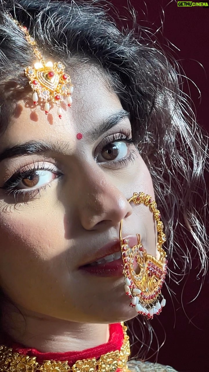 Laakshi Pathak - 206.1K Likes - Transformation but make it Pahari ❤️
Love being a पहाड़ी बान 🏔️💖
Tried to capture the beauty of pahari jewellery and attire. I love the maang tika, the Guloband, the Nath, the Picchora, the Pohchi, all of it. ❤️❤️❤️