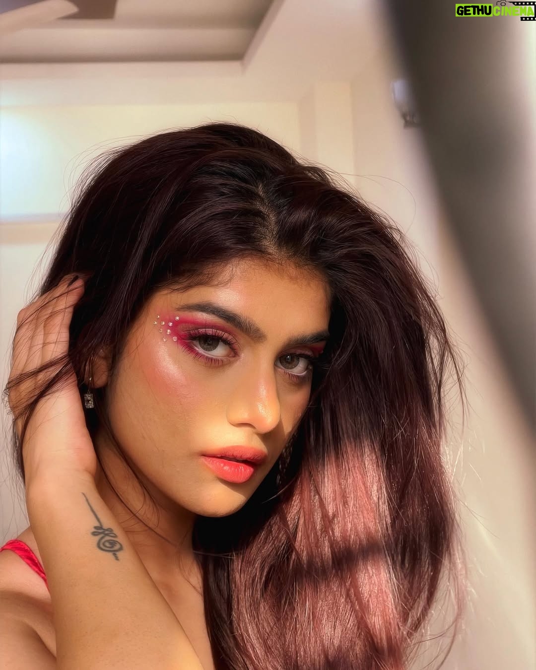 Laakshi Pathak - 104.1K Likes - Shine a little light on me ✨