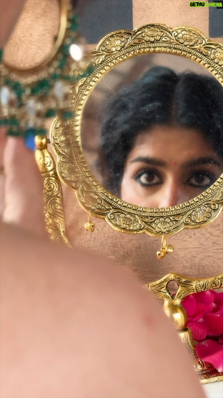 Laakshi Pathak - 326.3K Likes - 👁️ 👁️
#selfshotvideo
