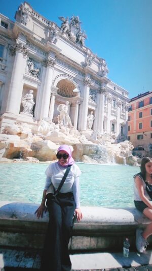 Lana Nodin Instagram - MMDG&W ❤️ Trevi Fountain Roma #familyvacation #italy2024 #familytrip #mckienzieclan