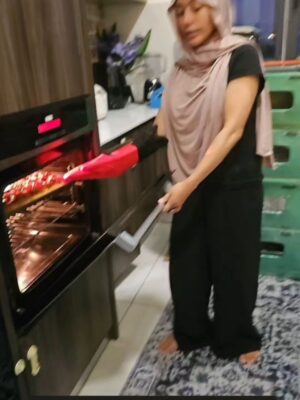 Lana Nodin Instagram - Balik kerja singgah rumah Lana Nordin ambik Sicilian Pizza yang dijanjikan 3 minggu tunggu no giliran baru naik malam ni 1125😆😆😆
Serius sedap Sicilian Pizza rasa macam berada di Sicily bila makan pizza dia
Thanks Babe kenyang malam ni kami 3 beranak❤️❤️❤️
#KelasKauMaria
#BeautifulMaria
#BetulTuMaria
#RatuLatePost
#MTSOotd
#HatersWillHate
#LiarsWillLie
#IGKenaHacked
#IHateHackers
#HackerCanGoToHell
#NetizenCanGoToHell
#LetsCatchHackers
#MariaCooks
#MariaJJCMCooks