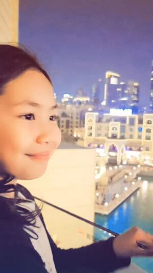 Lana Nodin Instagram - MMDG&W ❤️ Stunning Burj Khalifa ,❤️ 😍 💖 #burjkhalifa #tallestbuildingintheworld #dubai #holiday #familyholiday #mckienziestrip