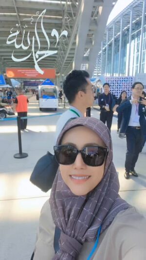 Lana Nodin Instagram - MMDG&W❤️ Another year at Canton Fair 2024 #guangzhou #cantonfair2024