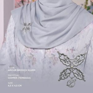 Laudya Cynthia Bella Instagram - بِسْمِ اللَّهِ 

Alhamdulillahillazi bini’matihi tatimushalihat..

Koleksi Amour Series telah hadir!

Koleksi L mencakup hijab, shirt, skirt, long shirt, dress, prayer set, serta aksesoris seperti brooch dan tas. Semua dirancang dengan motif dan bahan yang indah, karena L selalu mengedepankan kenyamanan dan kualitas, InsyaAllah.

Temen-temen bisa langsung cek instagram @lbylcb dan klik link di bionya untuk order. 
Happy Shopping 💕