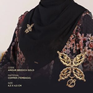 Laudya Cynthia Bella Instagram - بِسْمِ اللَّهِ 

Alhamdulillahillazi bini’matihi tatimushalihat..

Koleksi Amour Series telah hadir!

Koleksi L mencakup hijab, shirt, skirt, long shirt, dress, prayer set, serta aksesoris seperti brooch dan tas. Semua dirancang dengan motif dan bahan yang indah, karena L selalu mengedepankan kenyamanan dan kualitas, InsyaAllah.

Temen-temen bisa langsung cek instagram @lbylcb dan klik link di bionya untuk order. 
Happy Shopping 💕