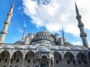 Laudya Cynthia Bella Instagram - Blue mosque 💙