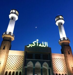 Laudya Cynthia Bella Instagram - 🌙🕌