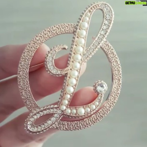 Laudya Cynthia Bella - 36.8K Likes - Assalamu'alaikum L Girls.. We present to you a new thing by @lbylcb
•
•
#LBroochSwarovski terdiri dari  -190 mix of Crystals dan Mutiara Swarovski (170 adalah crystals) dimana keunggulan Crystal Swarovski adalah teknologi Superior Sparkle & Brilliance (16 facets/cut) serta Advanced Cutting Technology yang menjadikan #LBroochSwarovski akan tampak lebih mewah dan ekslusif.
•
•
Nilai plus lain dari #LBroochSwarovski adalah desain hand-crafted plating yang berwarna Rosegold, sehingga menampilkan sisi cantik dan elegan yang dipadukan dengan taburan Crystal Swarovski yang mewah dan eksklusif. •
•
So, Lgirls.. You can start ordering this #LBroochSwarovski by now. Untuk detail dan price kamu bisa menghubungi nomor kontak admin yang ada di bio Instagram kami, yaa.
•
•
Get this exclusive #LBroochSwarovski to complement your #RayyaLooks with #LbyLCB! 💎
#LCB
#loveconfidencebeauty