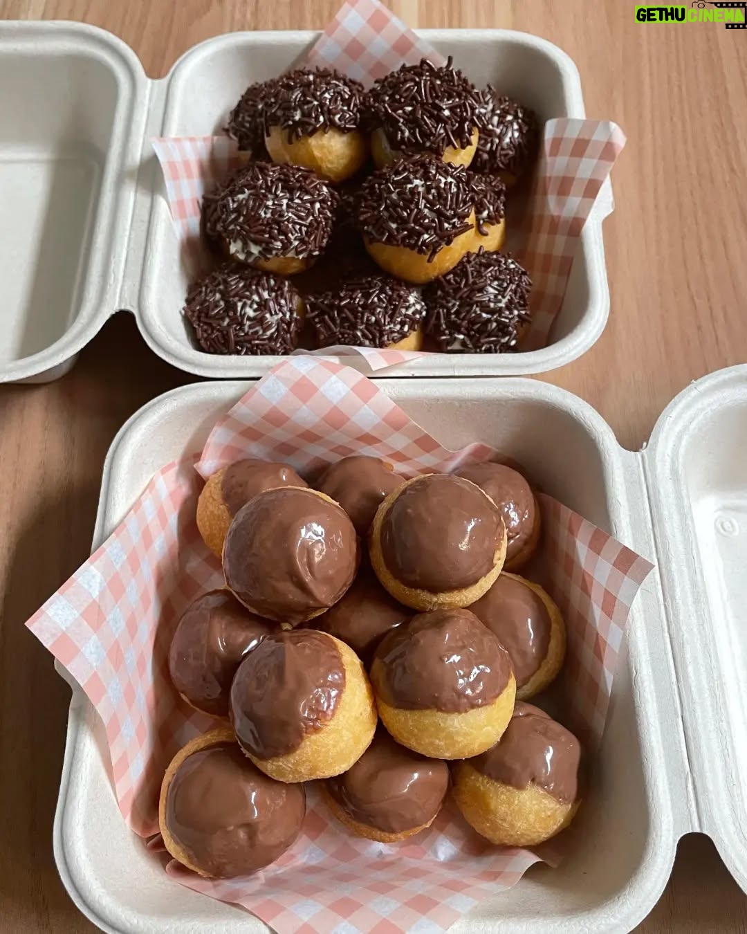Laudya Cynthia Bella - 27.8K Likes - بِسْمِ اللَّهِ 
Yang ditunggu dari mamamiel 🩷

Gluten Free Donut (Callebaut Chocolate)
Gluten Free Donut (Chocolate Sprinkles/ Meses)

@mamamiel_kitchen