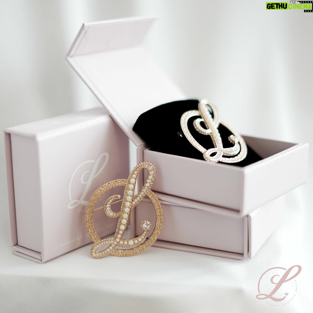 Laudya Cynthia Bella - 36.8K Likes - Assalamu'alaikum L Girls.. We present to you a new thing by @lbylcb
•
•
#LBroochSwarovski terdiri dari  -190 mix of Crystals dan Mutiara Swarovski (170 adalah crystals) dimana keunggulan Crystal Swarovski adalah teknologi Superior Sparkle & Brilliance (16 facets/cut) serta Advanced Cutting Technology yang menjadikan #LBroochSwarovski akan tampak lebih mewah dan ekslusif.
•
•
Nilai plus lain dari #LBroochSwarovski adalah desain hand-crafted plating yang berwarna Rosegold, sehingga menampilkan sisi cantik dan elegan yang dipadukan dengan taburan Crystal Swarovski yang mewah dan eksklusif. •
•
So, Lgirls.. You can start ordering this #LBroochSwarovski by now. Untuk detail dan price kamu bisa menghubungi nomor kontak admin yang ada di bio Instagram kami, yaa.
•
•
Get this exclusive #LBroochSwarovski to complement your #RayyaLooks with #LbyLCB! 💎
#LCB
#loveconfidencebeauty