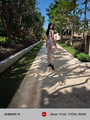 Laura Basuki Instagram - Somewhere between sunlight & serenity ✨
captured perfectly with Xiaomi 15

@xiaomi.indonesia 
#Xiaomi15SeriesID
#TheNextPinnacle