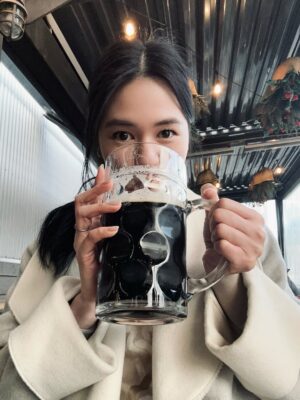 Laura Basuki Instagram - 🍃