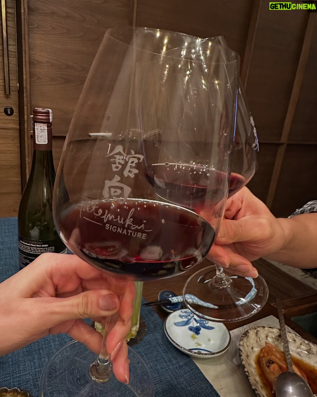 Laura Basuki - 73.1K Likes - 🍷