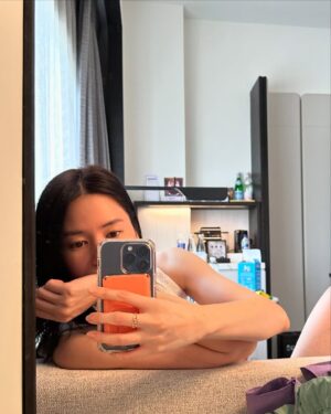 Laura Basuki Instagram - Almost December