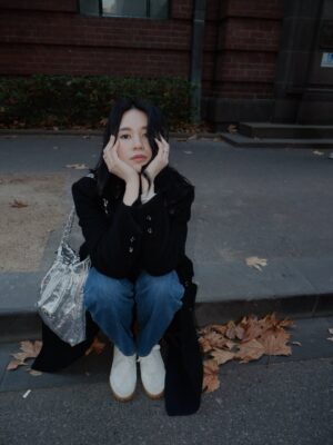 Laura Basuki Instagram - After 15.000 steps be like : 🥴