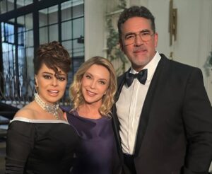 Laura Flores Instagram - Grandes amigos y compañeros de tanto tiempo! @eduardosantamarinamx @yadhira_carrillo Muy pronto en #loshilosdelpasado por #lasestrellas #fyp #parati