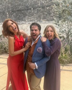 Laura Flores Instagram - Qué lindo es crear y divertirlos .
Y esto recién empieza
@laurafloresmx @geniobartilotti #Mayo #2023 @televisa @televisaunivision @elgueromex