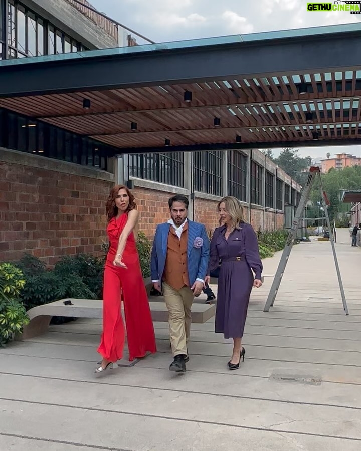 Laura Flores - 3.3K Likes - Qué lindo es crear y divertirlos .
Y esto recién empieza
@laurafloresmx @geniobartilotti #Mayo #2023 @televisa @televisaunivision @elgueromex