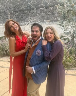 Laura Flores Instagram - Qué lindo es crear y divertirlos .
Y esto recién empieza
@laurafloresmx @geniobartilotti #Mayo #2023 @televisa @televisaunivision @elgueromex