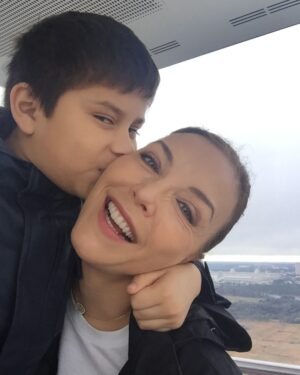 Laura Flores Instagram - Mis amores mi fuerza los amoooo #fyp #parati #foryou