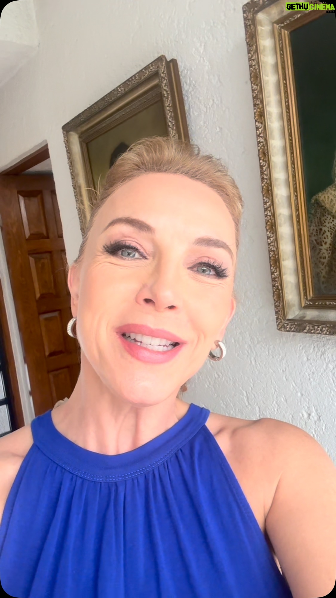 Laura Flores - 4.9K Likes - Mis padres, hermosos!! Hasta el cielo les mando todo mi amor #fyp #reels #parati