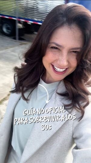 Laura Rodriguez Instagram - ¿Cuál ha sido tu cambio más valiente últimamente? Te leo. 👇
Cuando la vida está revolcada, tener un pelo lindo y cuidado es lo único que te tiene que preocupar. Vitamino color spectrum es mi aliado en este momento

@Lorealpro #LorealPro #Colorvibrante100 #Publicidad #humor #actriz