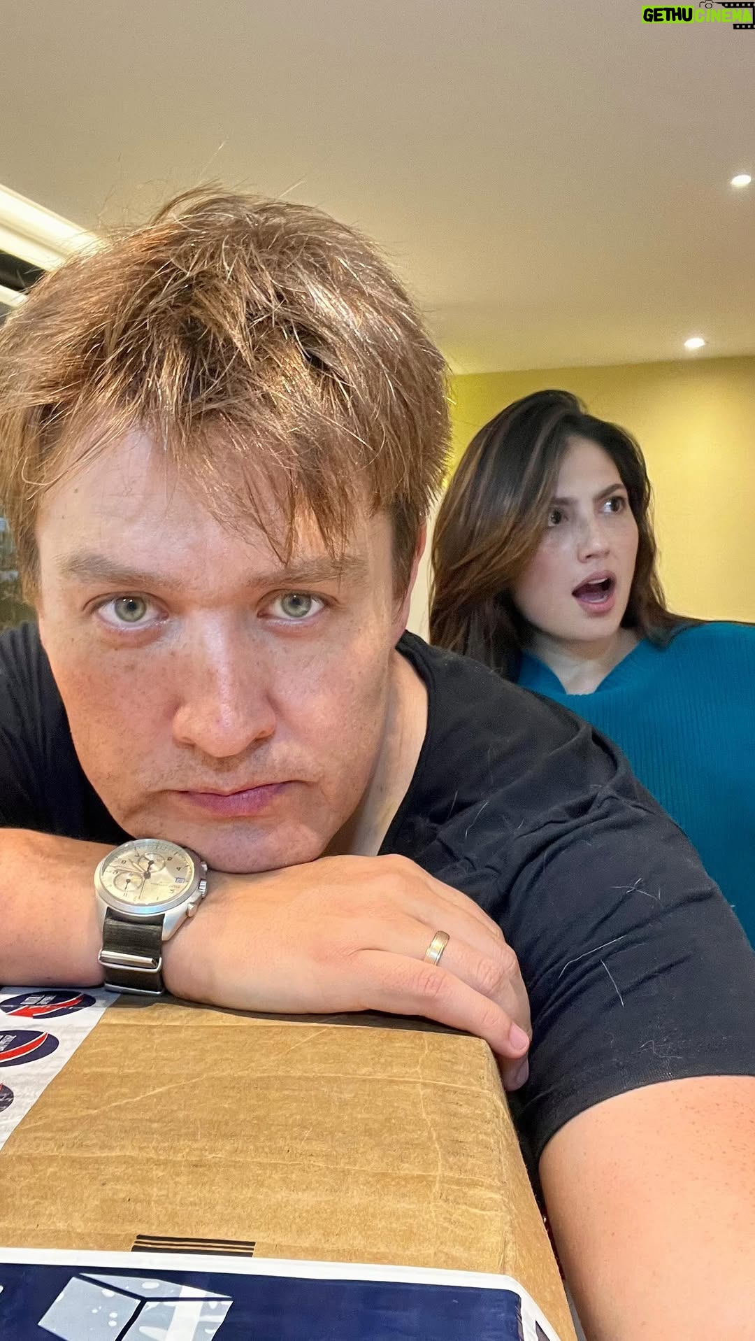 Laura Rodriguez - 96.6K Likes - Cuando le quieren hacer el daño a uno, ¿a ti te han querido joder la relación?? Las vecinas son horribles 

De todas maneras hay que rescatar que la gente de @mi_encarguito ¡Qué cosa tan impresionante para mandar cajas rápido de por allá! Voy a buscarlos 

Esto me está preocupando puede ser una banda porque también vi que le pasó a @mija_mania gracias por el dato 

#humor #pareja #humorenpareja #elmatrimonioeshermoso