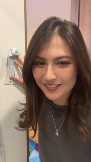 Laura Rodriguez Instagram - Como supoooo????? A ti también te pasa que internet te adivina las cosasssss 😅😂😂😂señoraaaa graciassssss 

#humor #actriz #crisisdelos30