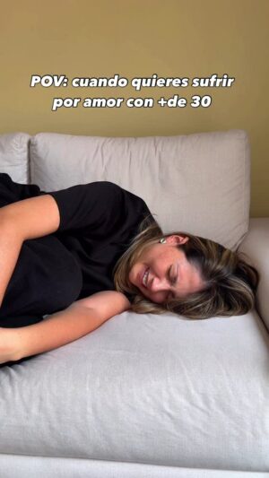 Laura Rodriguez Instagram - Después de los 30 no se puede hacer nada 😅😂😅😂 confirmen! 

#crisisdelos30 #humor #actriz #mylife