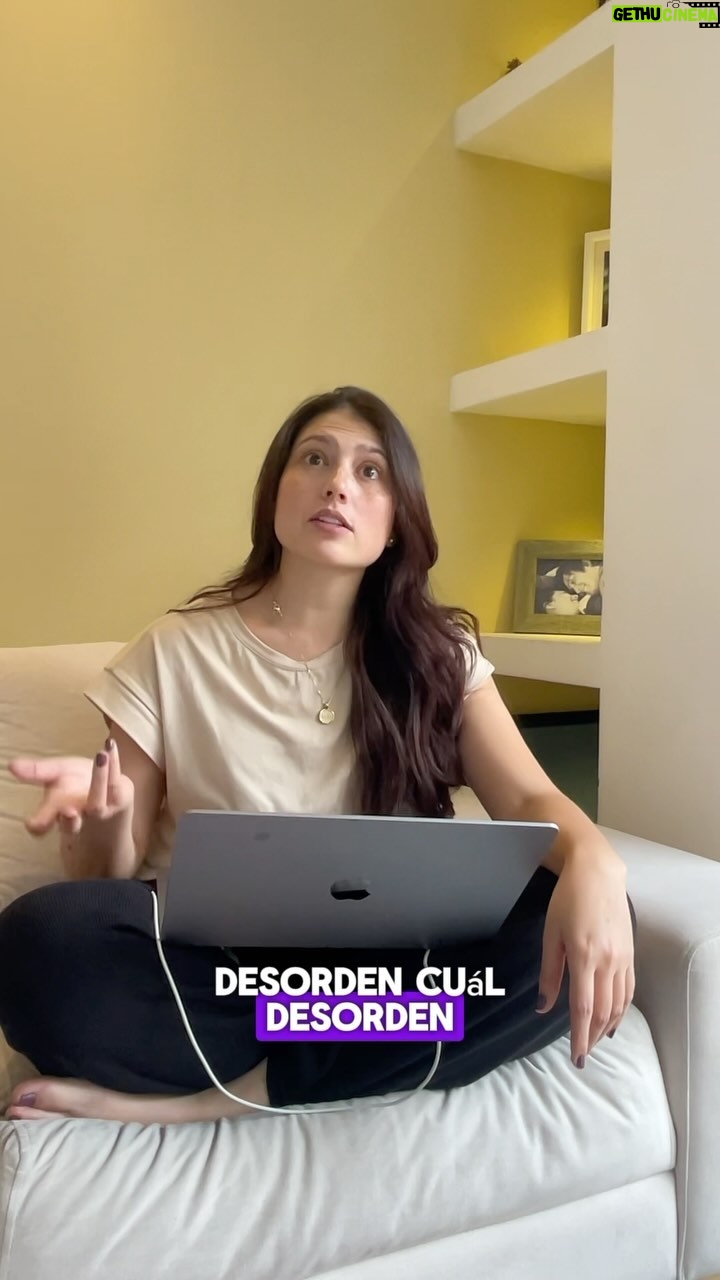 Laura Rodriguez - 28.4K Likes - “Ellos no desordenan” en su menteeeeee. En mi casa el desorden del señor es porque “está trabajando” ese como que no cuenta, ah!!!! Pero mi desorden es graveeeee!!! El deja todo tirado pero pero yo dejo una chaqueta y sale a quejarse…. Gracias por escucharme jajajajajajaja fin 

#humor #pareja #humorenpareja #elmatrimonioeshermoso