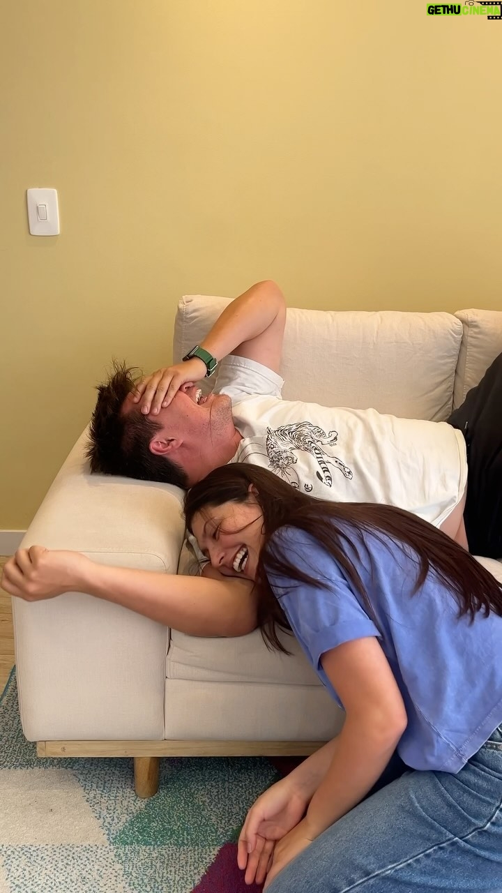 Laura Rodriguez - 25.9K Likes - Por qué ellos siempre creen que tenemos que pedir disculpas si ellos son los que siempre la cag#%an??? 🤣😂 Ayy que ternuritaaaa cierto??? 

#humor #pareja #humorenpareja #elmatrimonioeshermoso